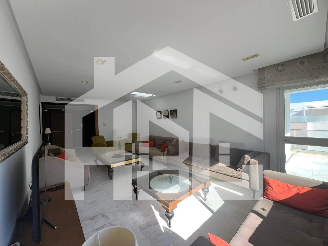 A vendre S+3 de 174 m² à Ennasr 2