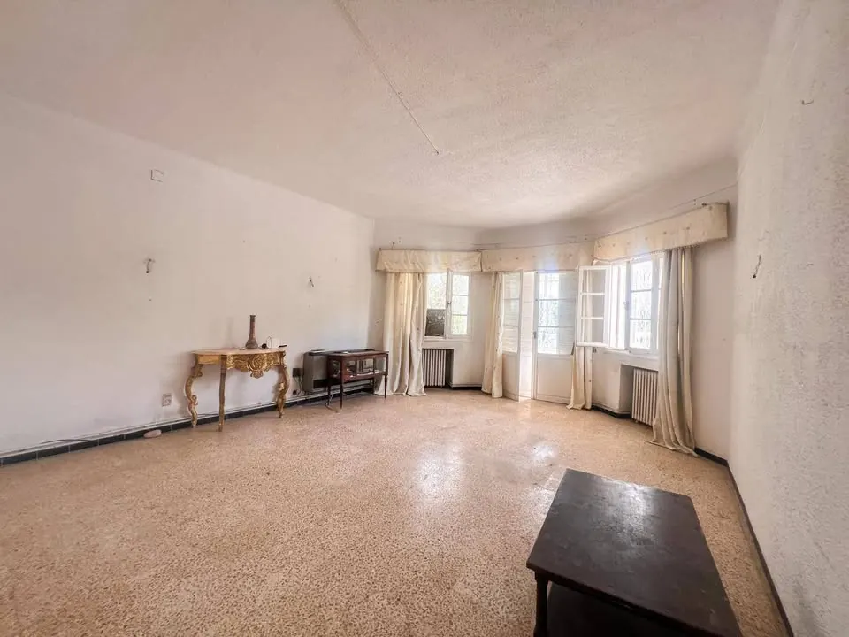 À VENDRE – RDC DE VILLA DE CHARME À RÉNOVÉ SITUÉ À MUTUELLE VILLE
